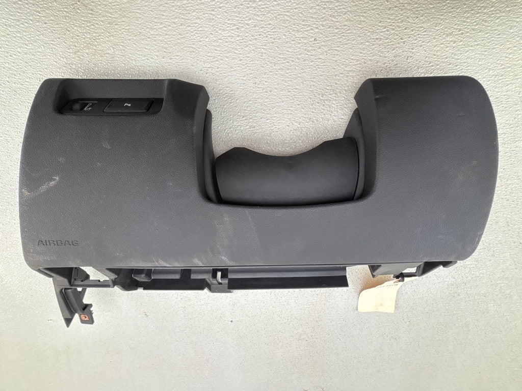 13-19 Cadillac Ats Front Driver Side Instrument Panel Knee Bolster Trim Black