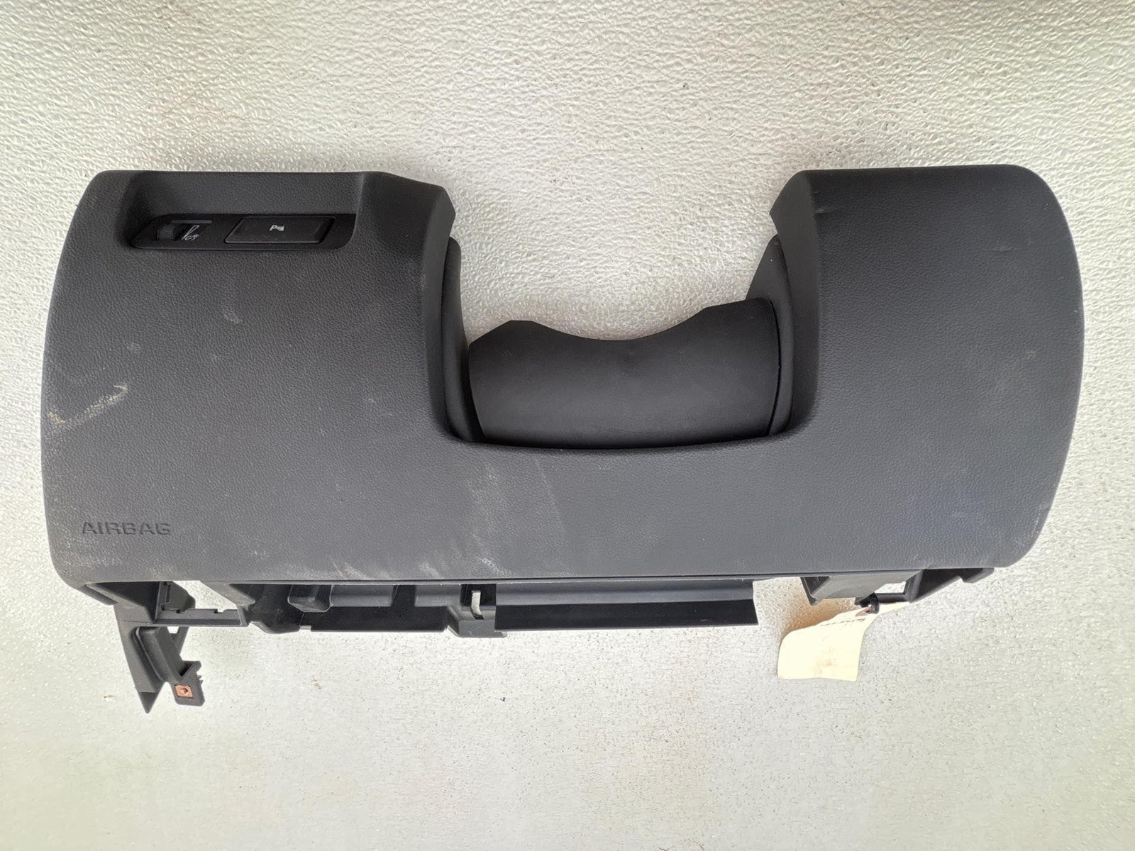 13-19 Cadillac Ats Front Driver Side Instrument Panel Knee Bolster Trim Black