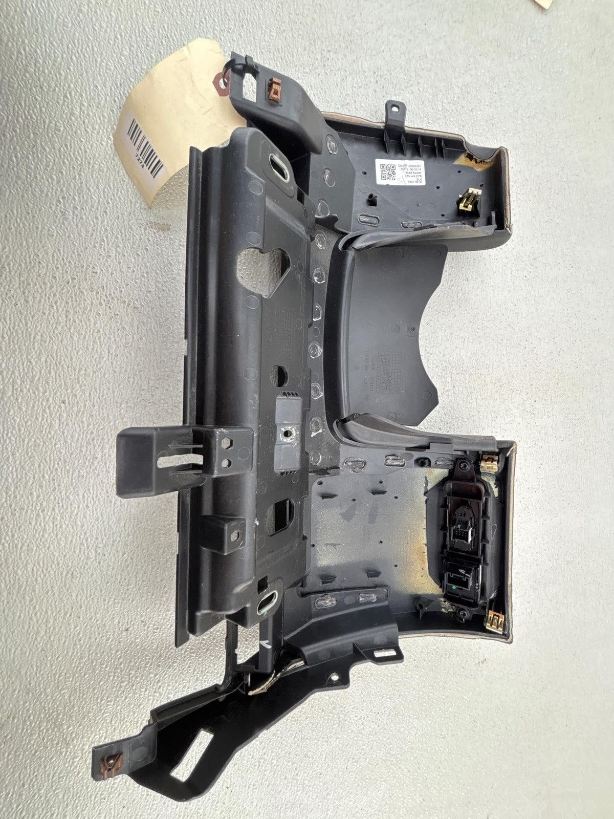 13-19 Cadillac Ats Front Driver Side Instrument Panel Knee Bolster Trim Black