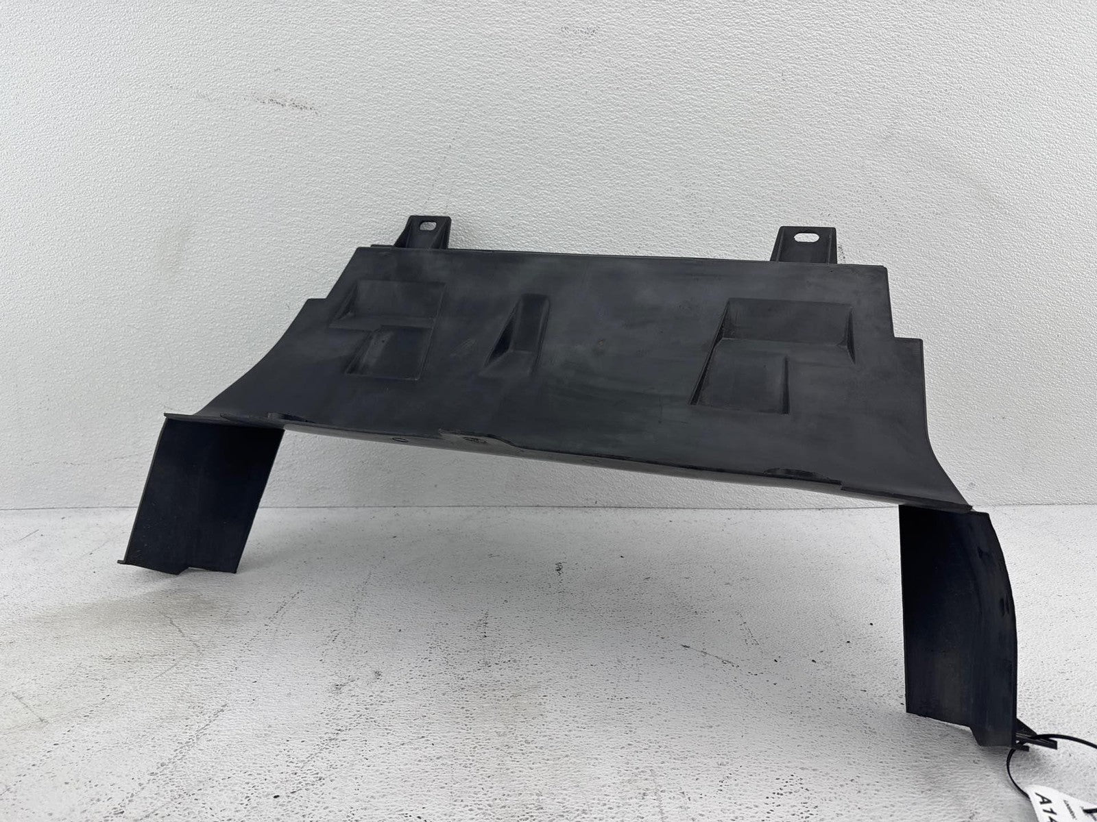 00-02 Saturn S Sw2 Duct Asmradiator Air Inlet 21031127