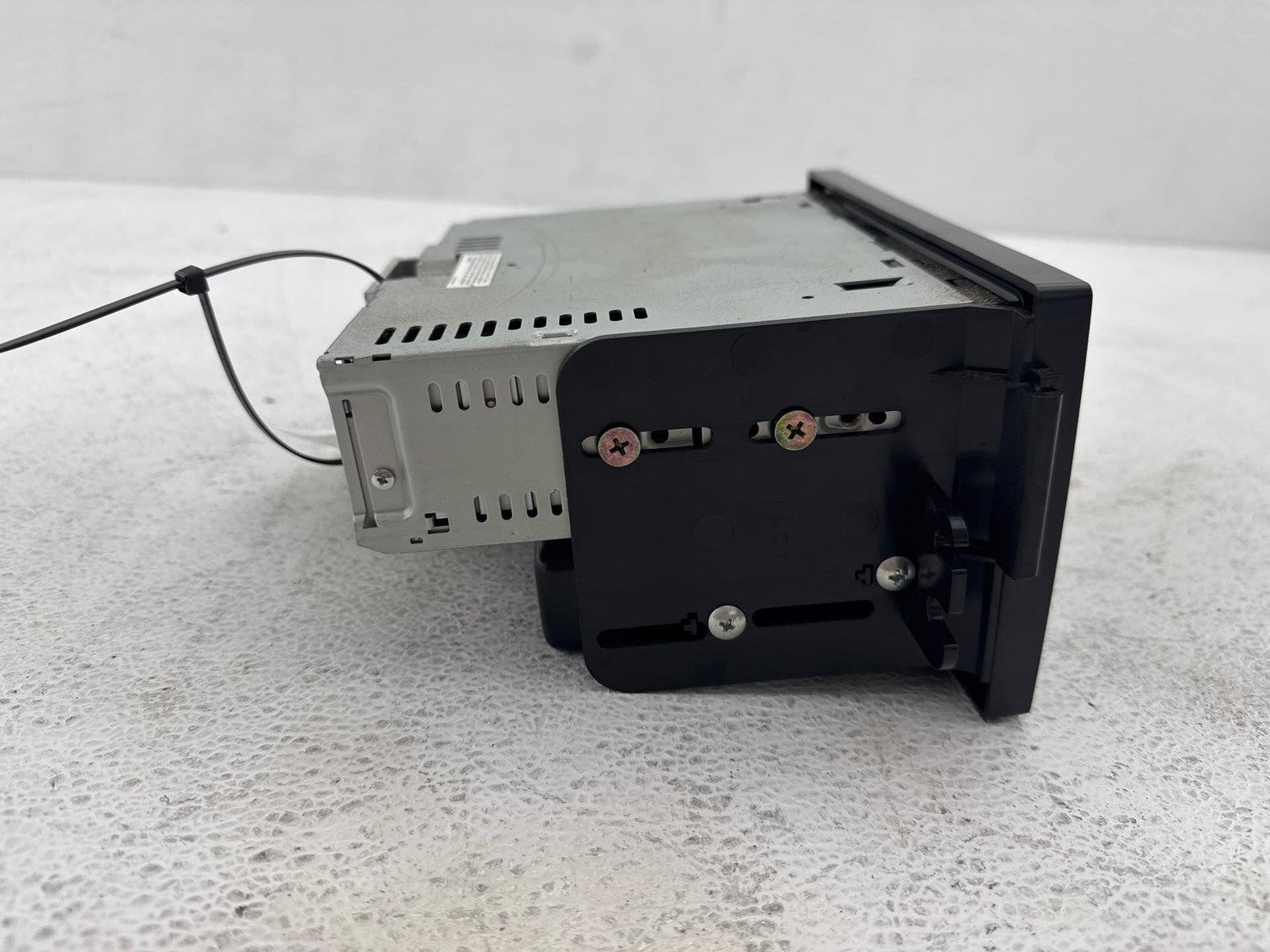 2000-2005 Saturn S-Series Am Fm Radio Cd Compact Disc Player Stereo Oem