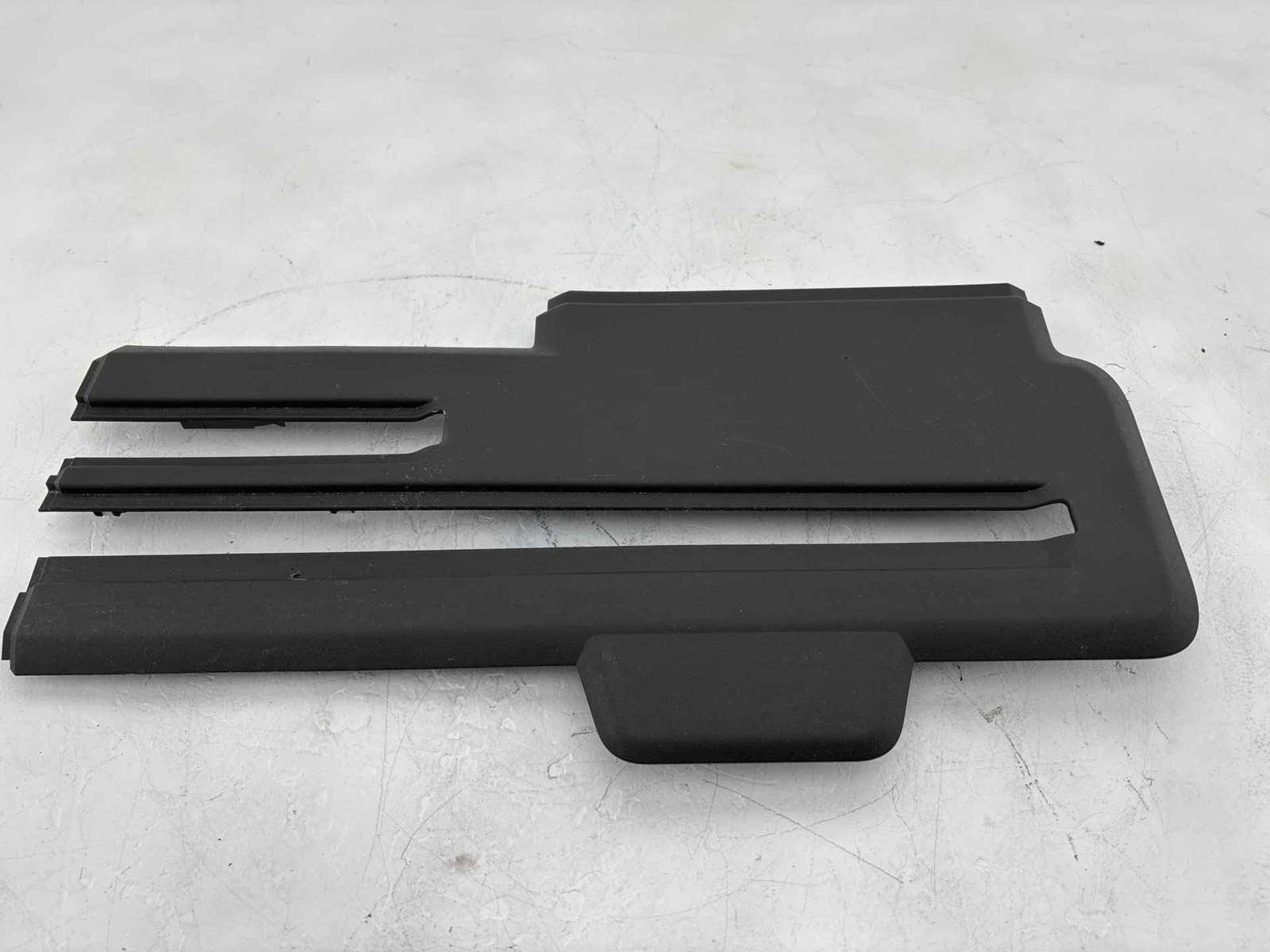 07-17 Gmc Acadia Cover Rear Seat Track Rear Inboard Oem