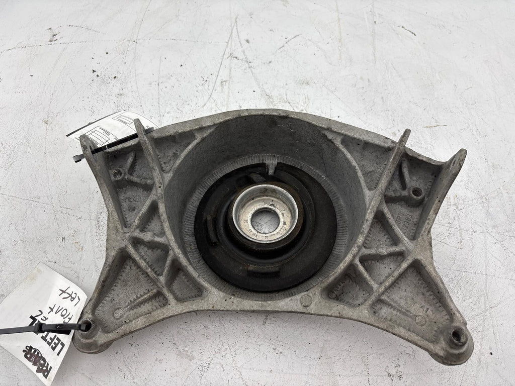 09-12 Audi A4 Front Left Upper Strut Mount Bracket Oem 8R0412383