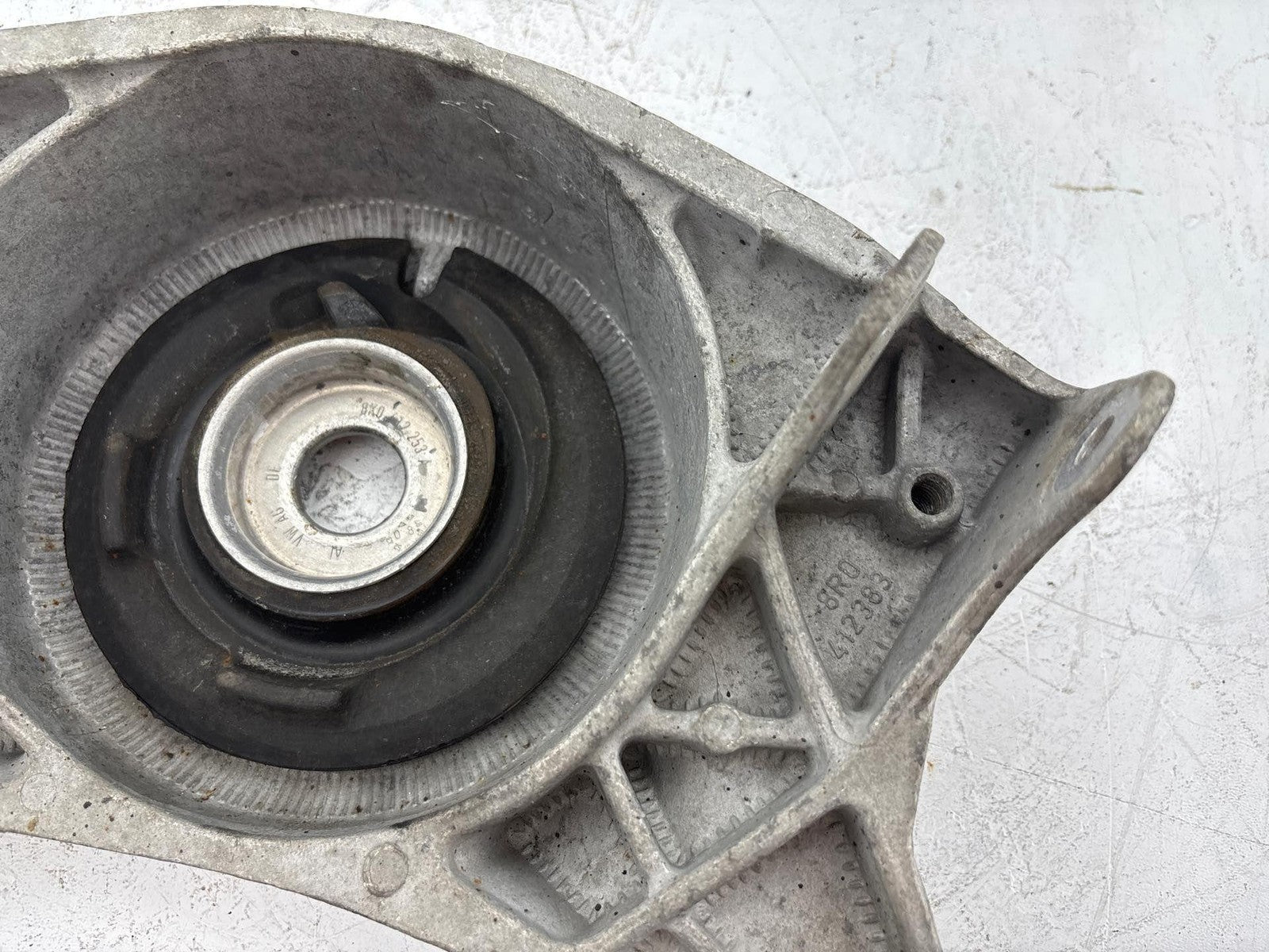 09-12 Audi A4 Front Left Upper Strut Mount Bracket Oem 8R0412383