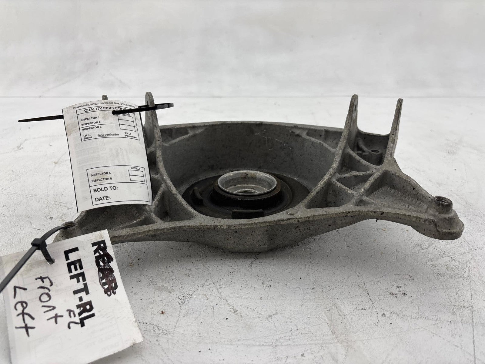 09-12 Audi A4 Front Left Upper Strut Mount Bracket Oem 8R0412383