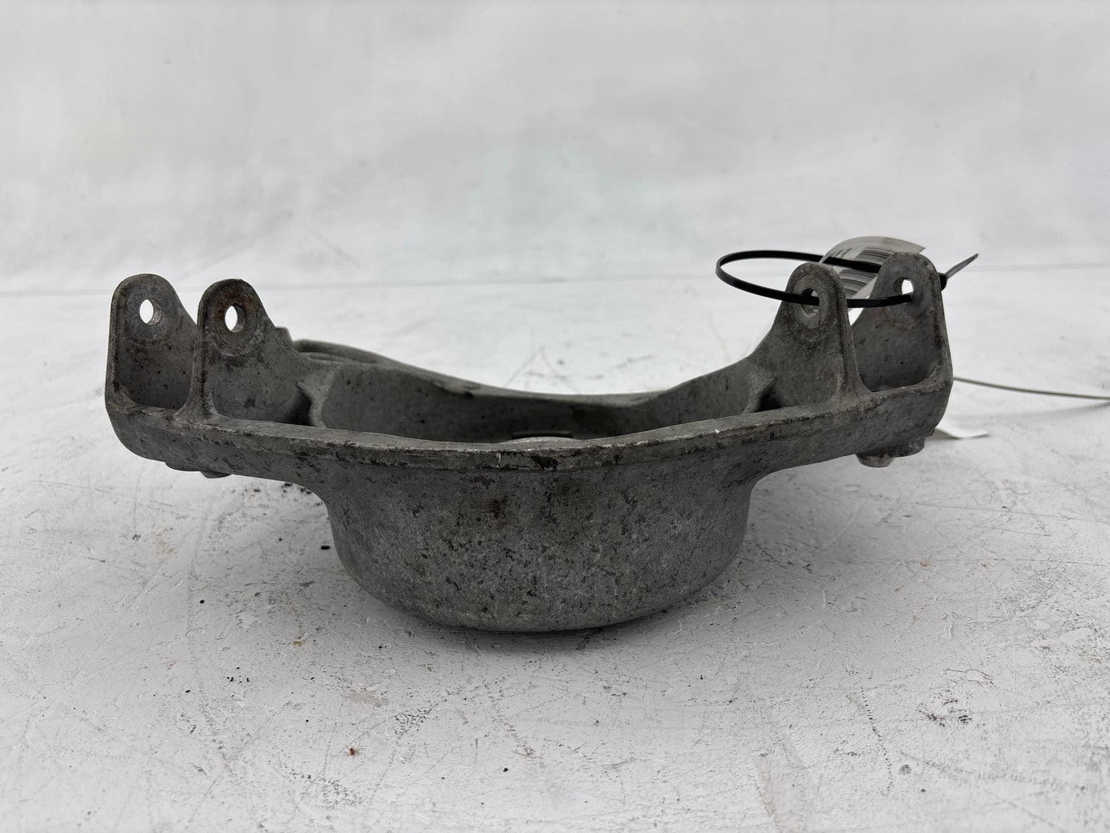 09-12 Audi A4 Front Left Upper Strut Mount Bracket Oem 8R0412383