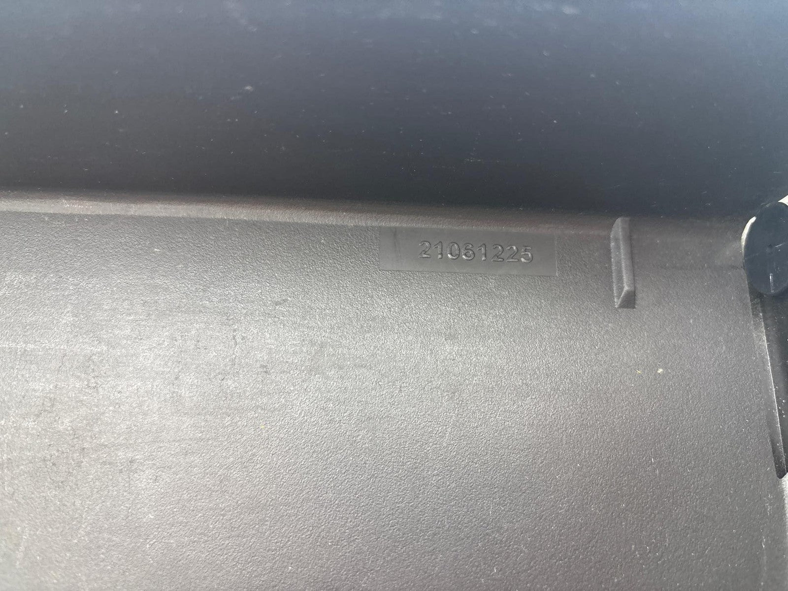 2000 - 2002 Saturn S Series Sl1 Front Glove Box Dash Storage Compartment Oem