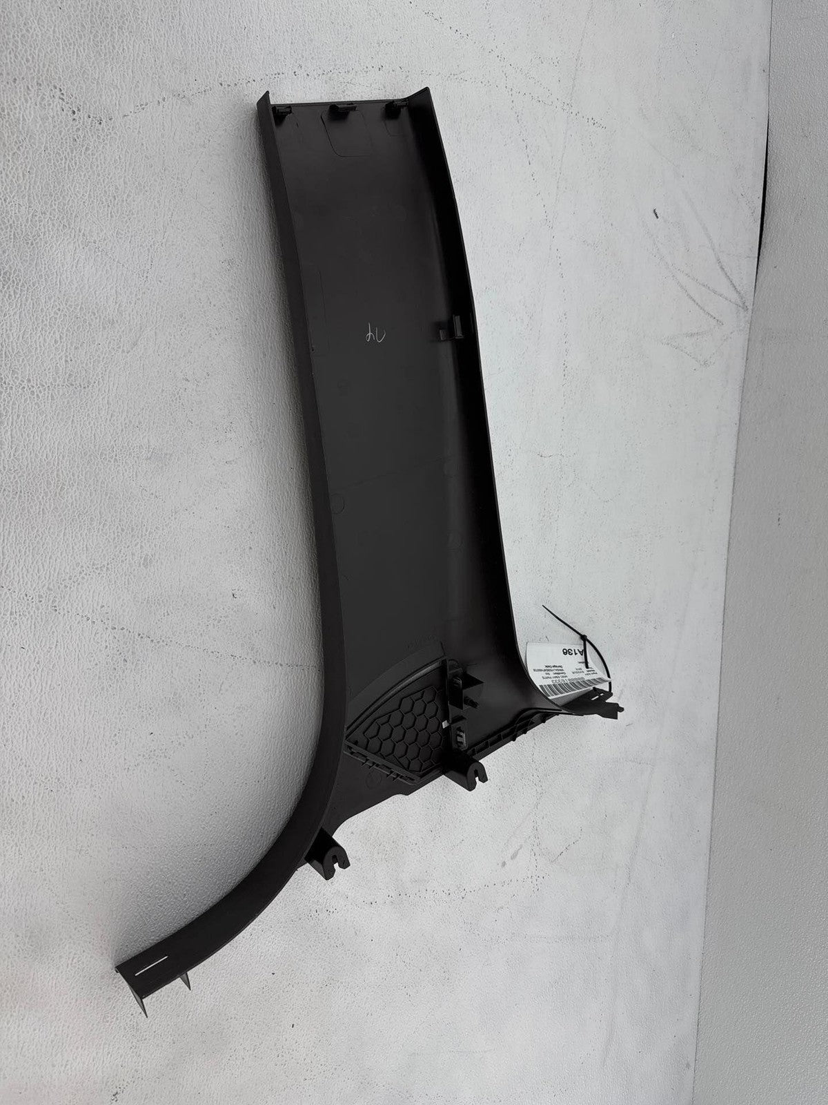 12-19 Range Rover Evoque L538 Left Driver Side Lower B Pillar Trim Oem