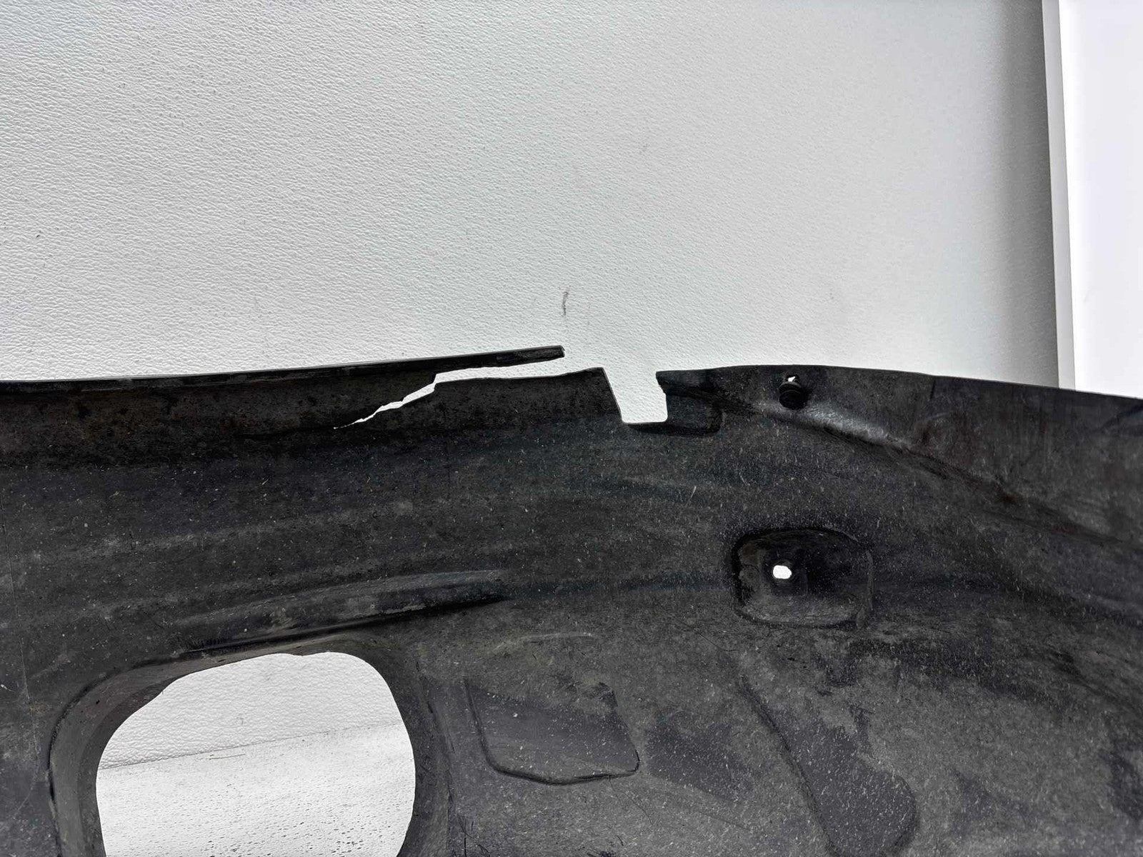 16-18 Focus Rs Front Splash Shield Inner Fender Liner Plastic Right Side