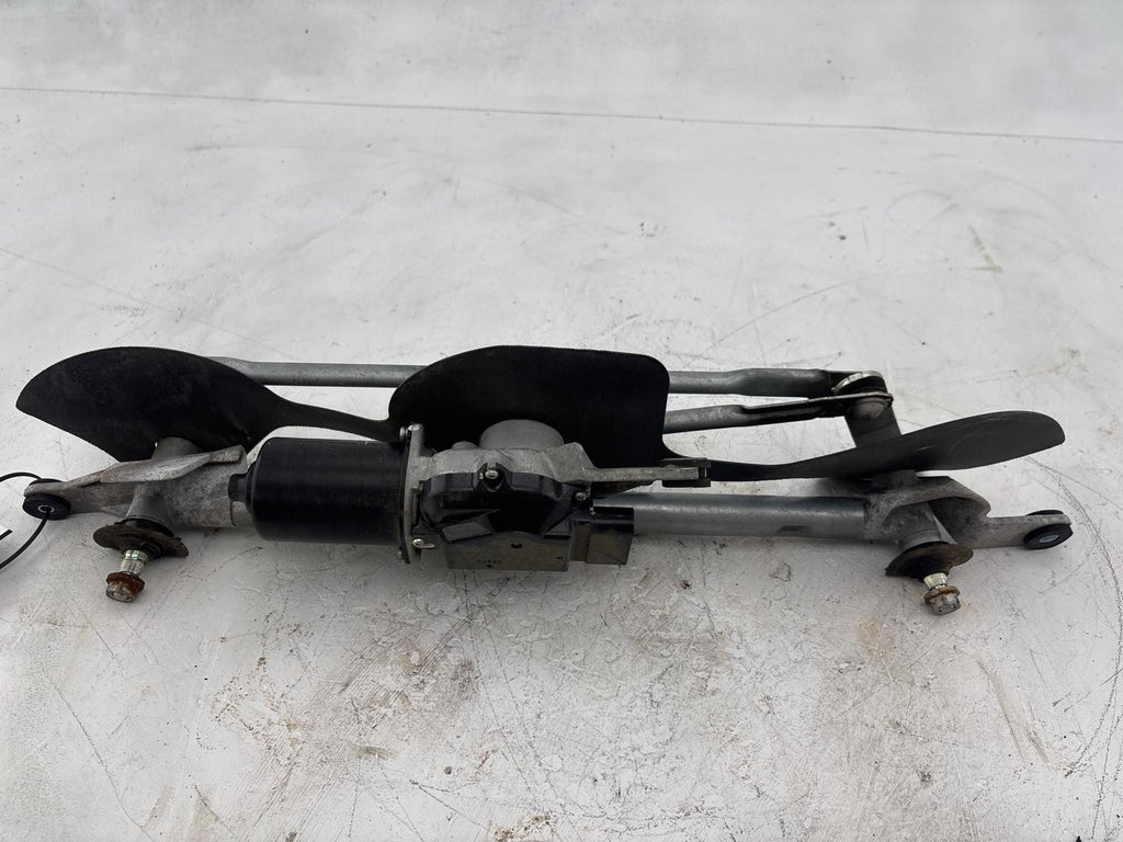 10-17 Chevrolet Equinox Windshield Wiper Linkage & Motor OEM