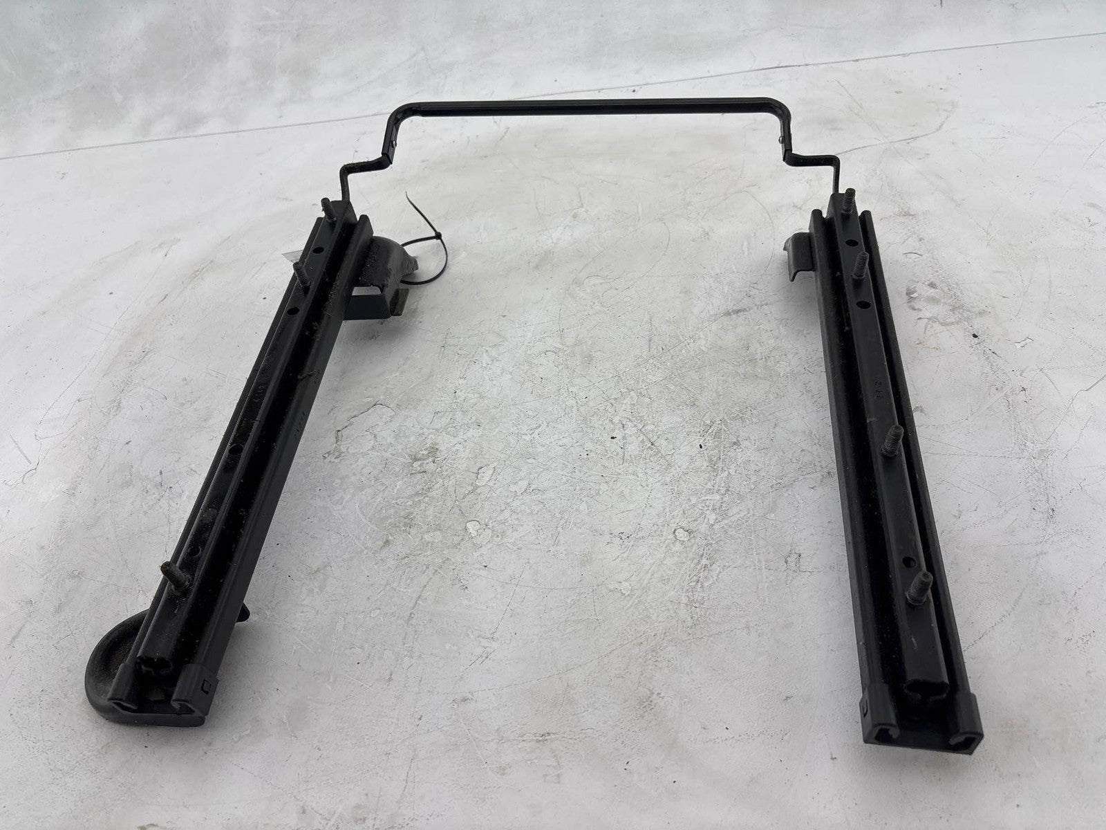 14-19 Nissan Versa Hatchback Front Left Seat Mounting Track Sliders Rails Oem