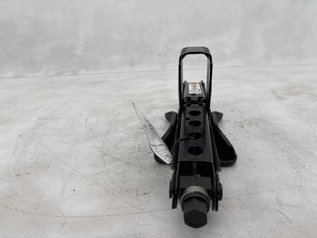 17 Gmc Acadia Awd Emergency Spare Tire Jack Lift Tool