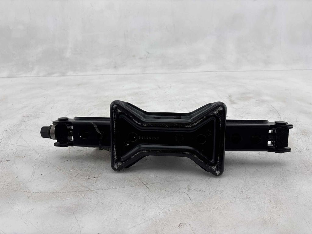 17 Gmc Acadia Awd Emergency Spare Tire Jack Lift Tool