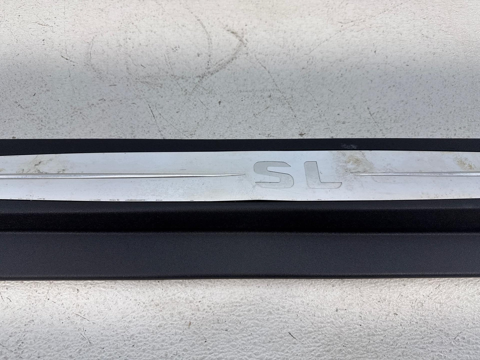 03-08 Mercedes Sl600 R230 Front Right Side Door Sill Scuff Trim Plate Oem