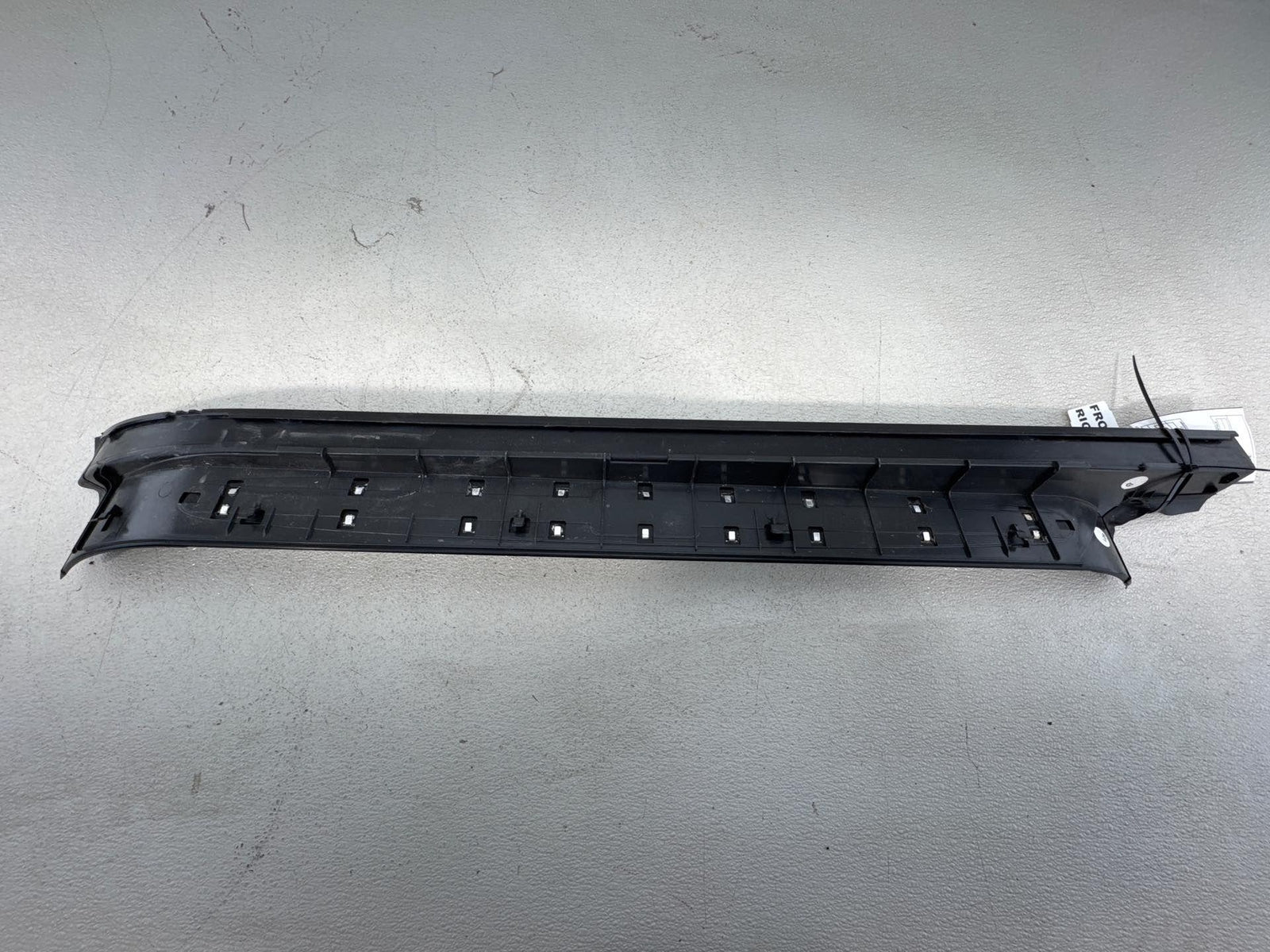 03-08 Mercedes Sl600 R230 Front Right Side Door Sill Scuff Trim Plate Oem