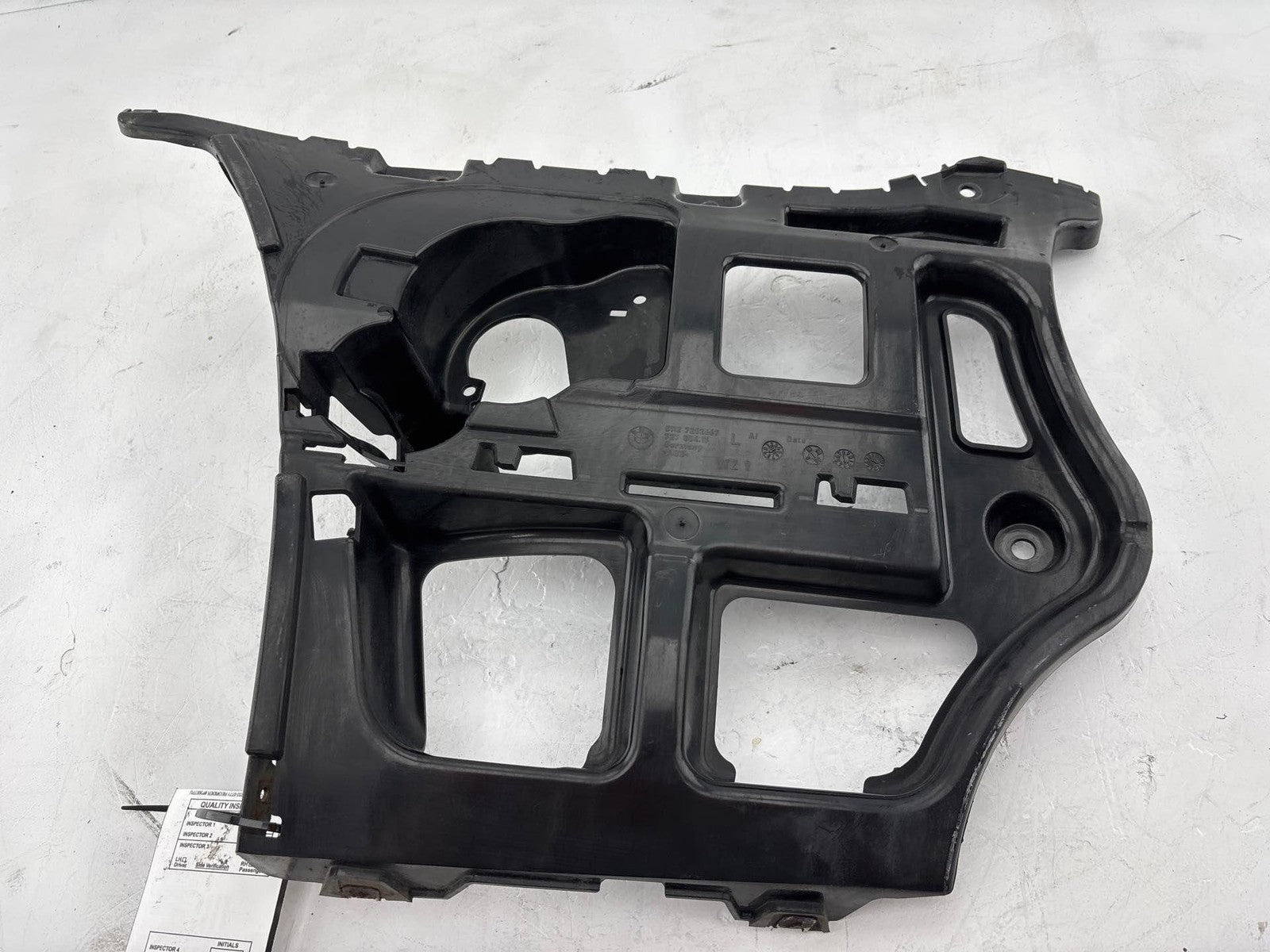 09-11 Bmw 328 335 E90 Rear Left Bumper Cover Support Mount Bracket Oem