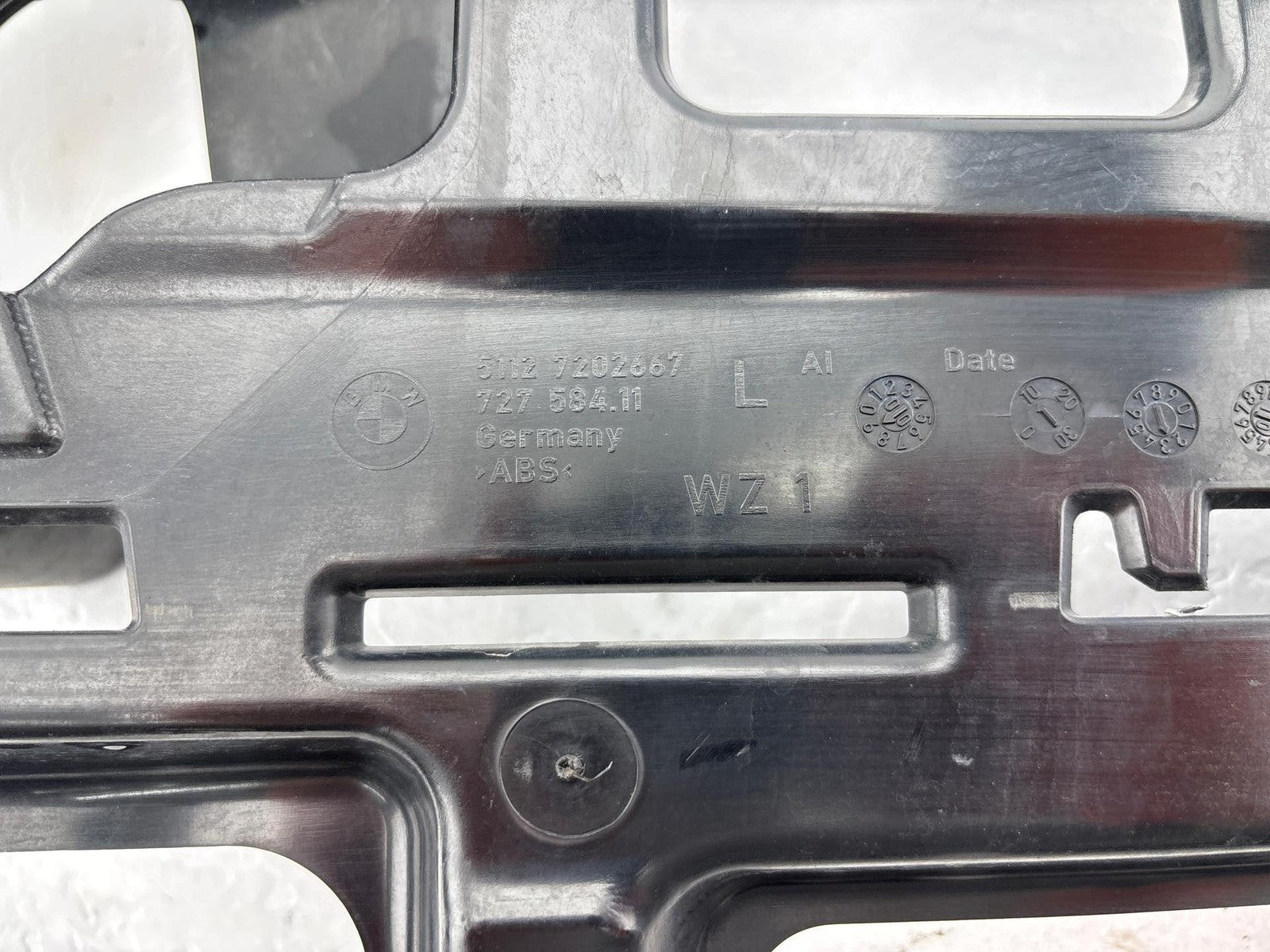 09-11 Bmw 328 335 E90 Rear Left Bumper Cover Support Mount Bracket Oem