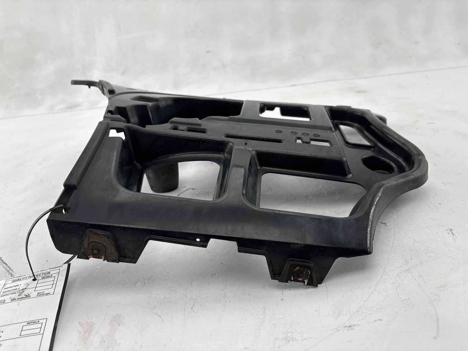 09-11 Bmw 328 335 E90 Rear Left Bumper Cover Support Mount Bracket Oem