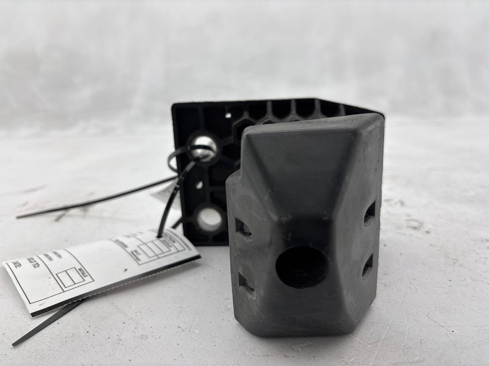 12-17 Fiat 500 Front Right Lower Bumper Impact Absorber Fiat 68071436Ab