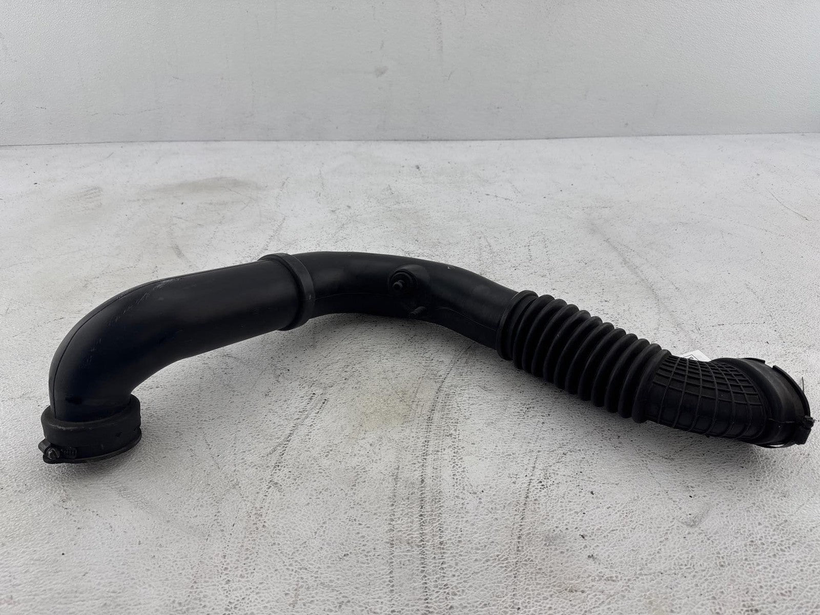 2000-2001 Saturn S Series Air Intake Tube Resonator Duct Hose Pipe Oem