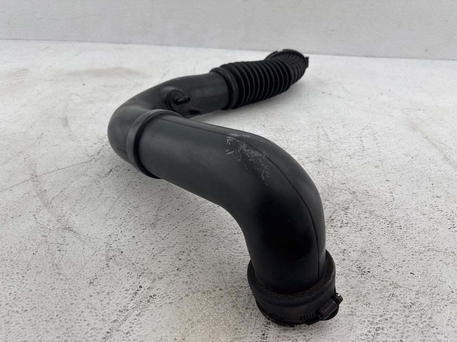 2000-2001 Saturn S Series Air Intake Tube Resonator Duct Hose Pipe Oem