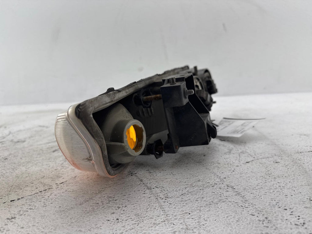 00-02 Saturn S Sw2 Front Driver Side Headlight Assembly