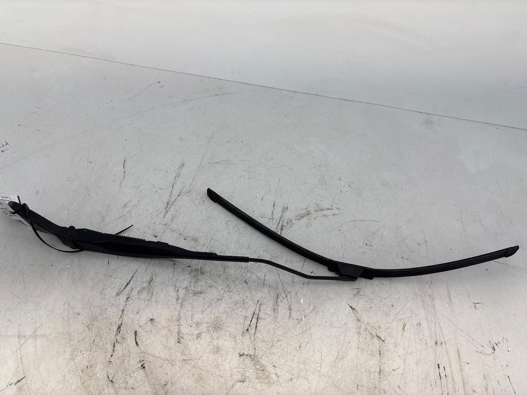 19-24 Dodge Ram 1500 Windshield Wiper Arm Left Side Oem 68338925Ab