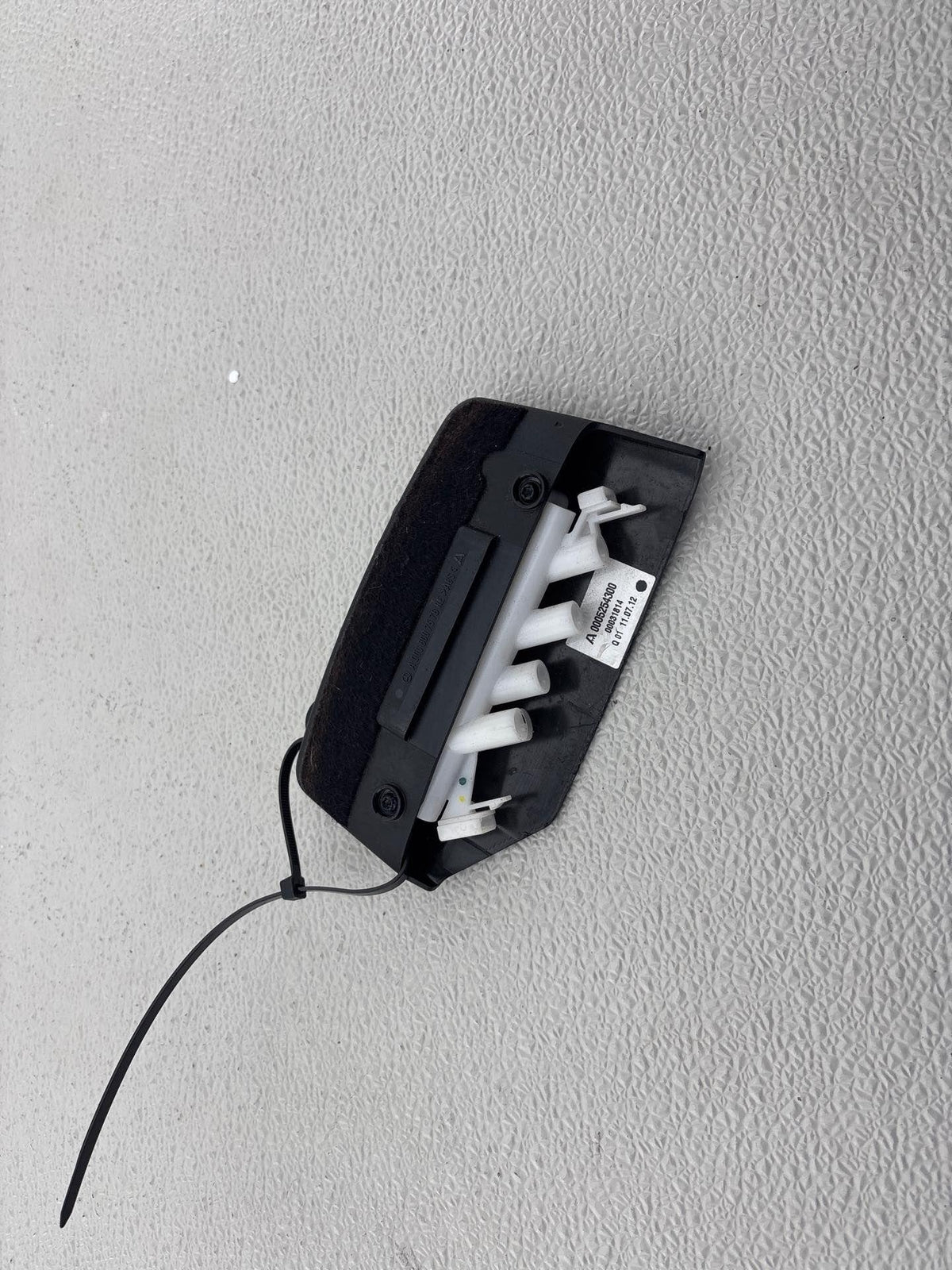 10-17 Mercedes W207 E350 E400 E550 Left Seat Switch Control Valve