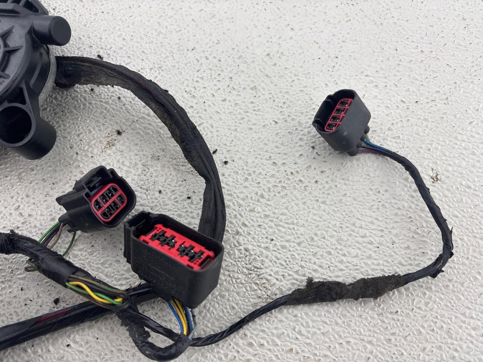 08-16 Volvo Xc70 Rear Left Driver Side Door Wire Harness & Motorom