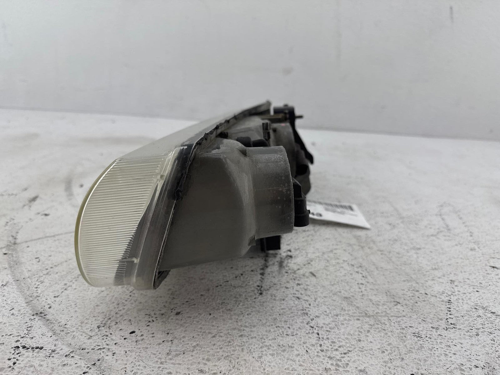 00-02 Saturn S Sw2 Front Passenger Side Headlight Assembly