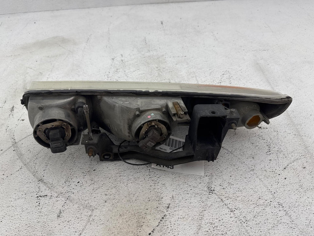 00-02 Saturn S Sw2 Front Passenger Side Headlight Assembly