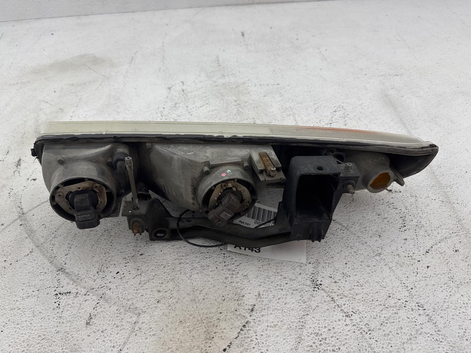 00-02 Saturn S Sw2 Front Passenger Side Headlight Assembly