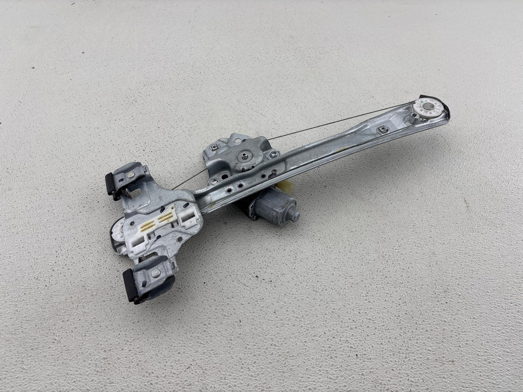 13-18 Cadillac Ats Rear Right Door Window Regulator & Motor Oem