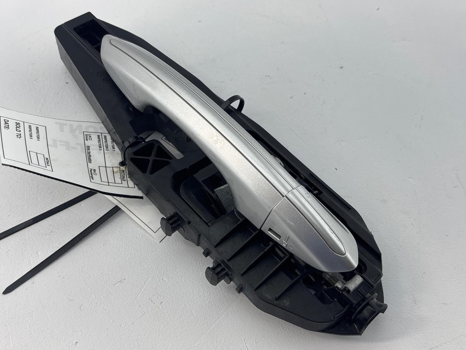 13-20 Ford Fusion Outside Door Handle Left