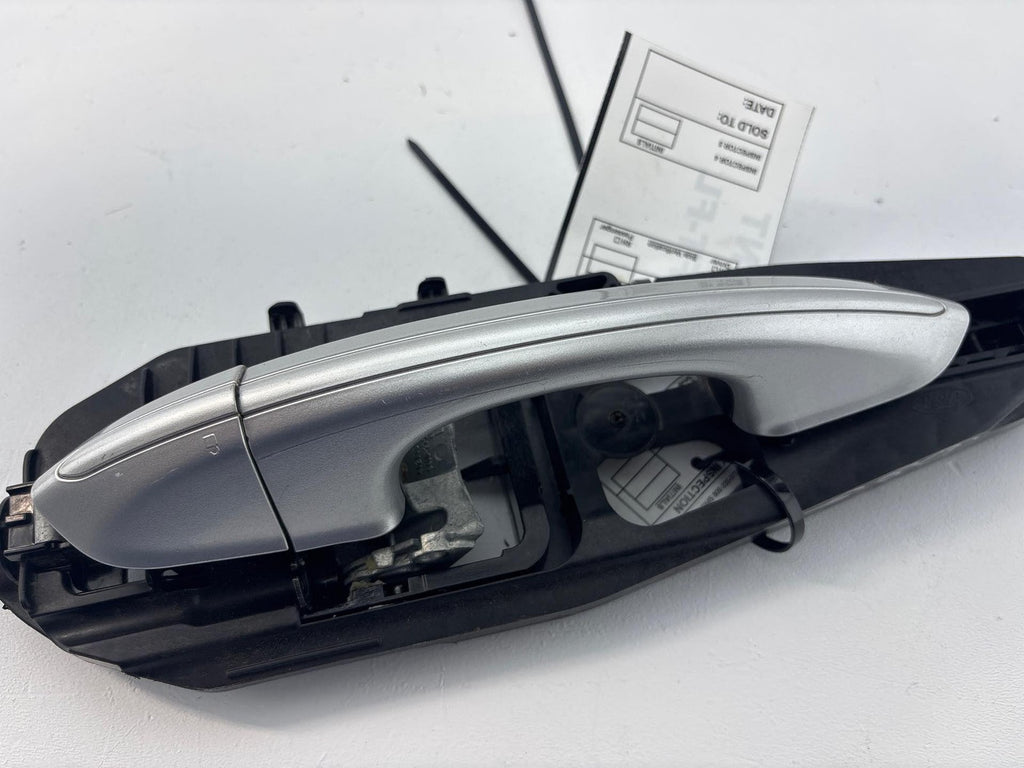 13-20 Ford Fusion Outside Door Handle Left