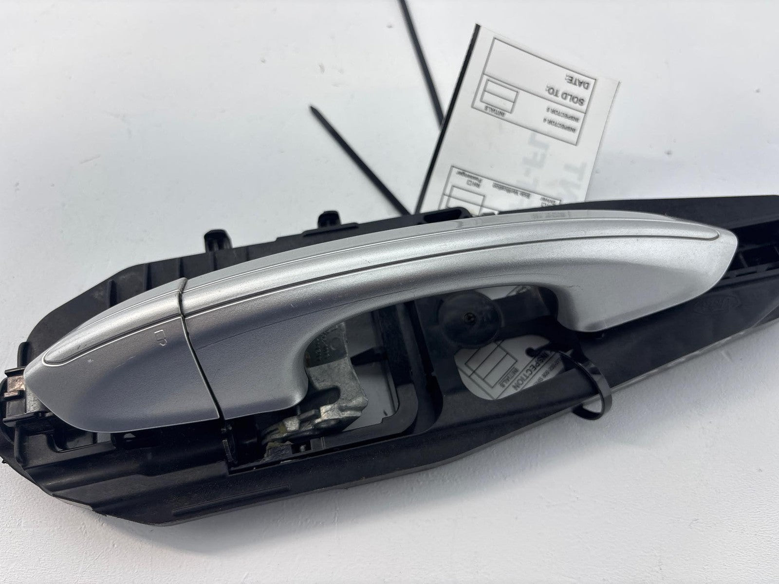 13-20 Ford Fusion Outside Door Handle Left