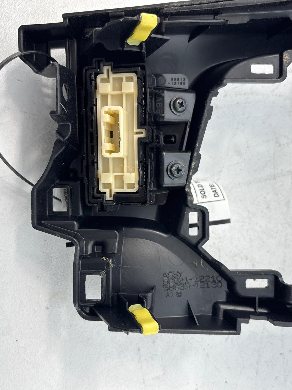 16-18 Toyota Corolla Im Front Console Center Console Shifter Bezel Oem