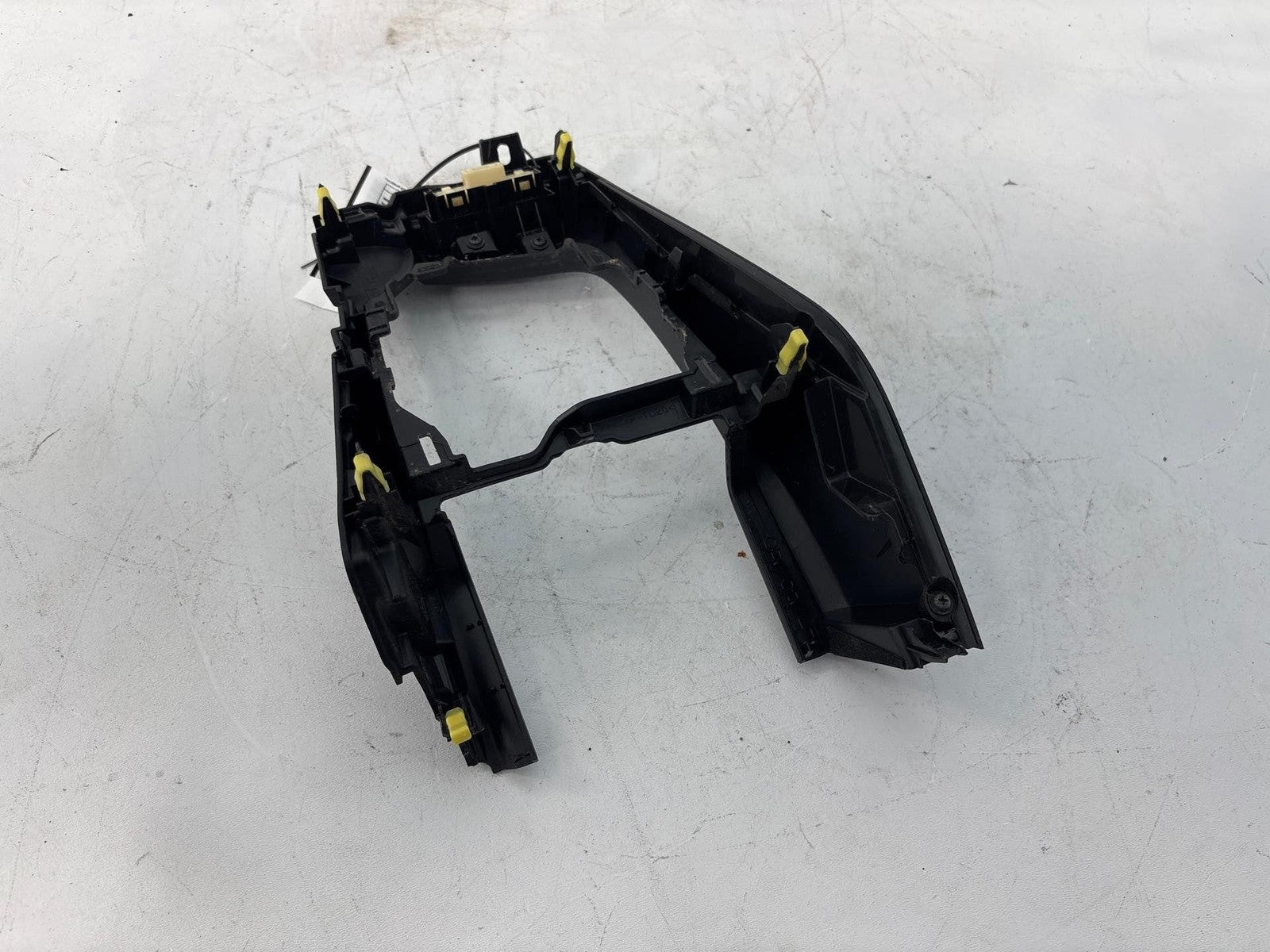 16-18 Toyota Corolla Im Front Console Center Console Shifter Bezel Oem