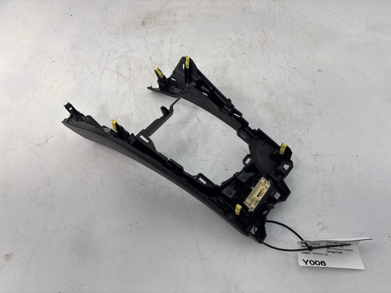 16-18 Toyota Corolla Im Front Console Center Console Shifter Bezel Oem