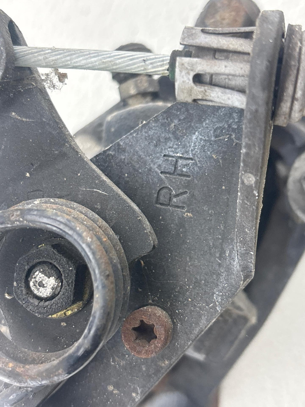 02-05 Ford Thunderbird Rear Right Disc Brake Caliper