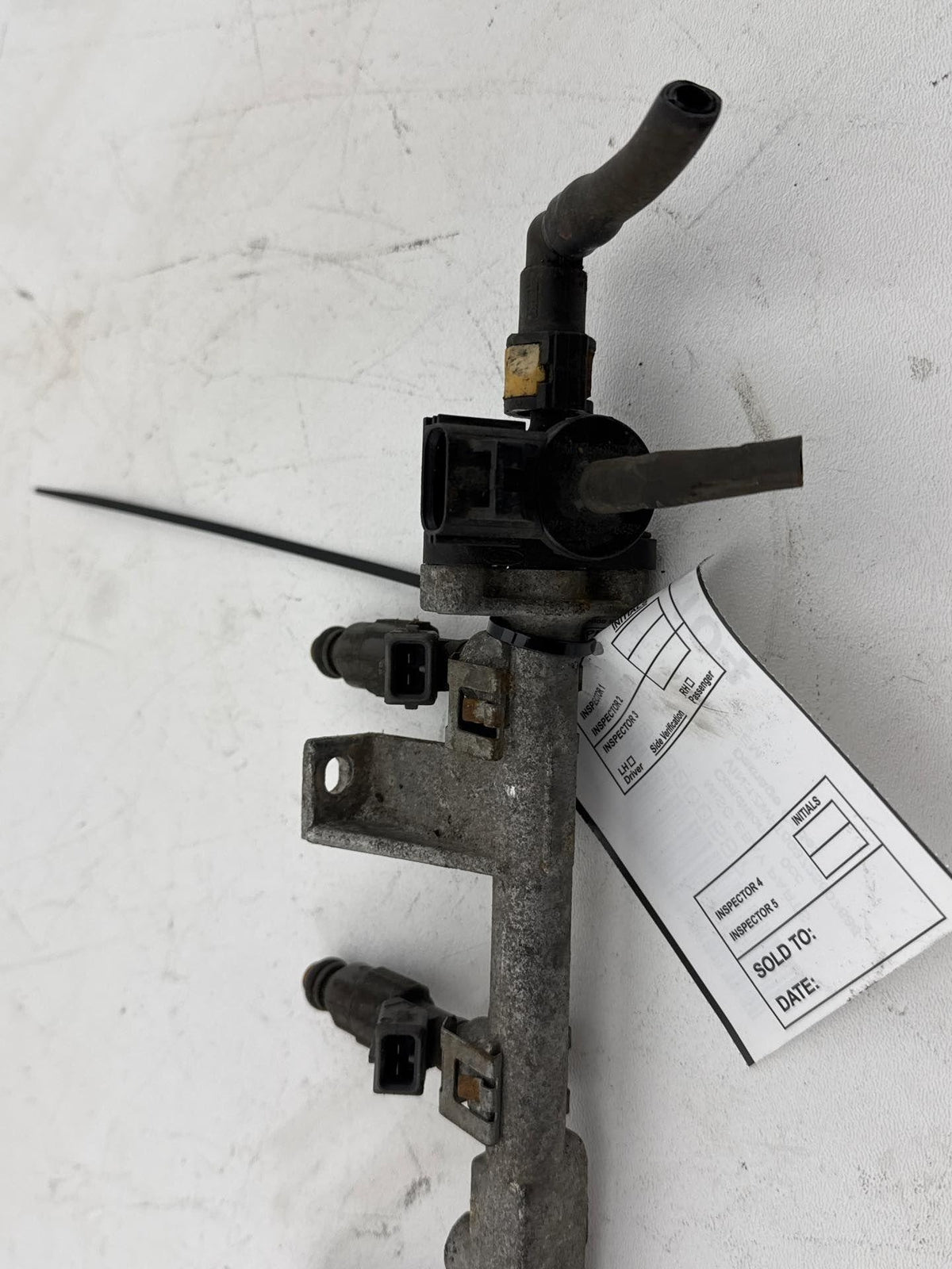 1999 -2002 Mercury Cougar 2.Ol Fuel Injection Rail W/ Injecotrs Oem