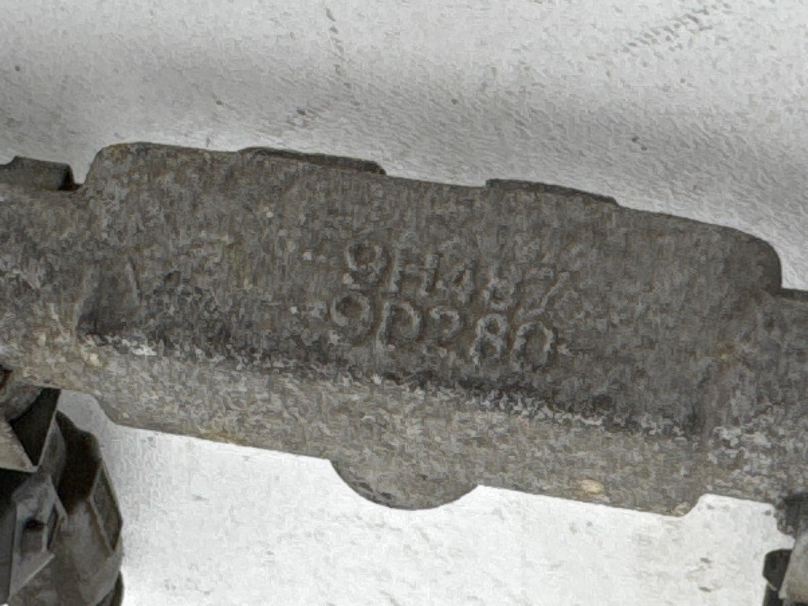 1999 -2002 Mercury Cougar 2.Ol Fuel Injection Rail W/ Injecotrs Oem