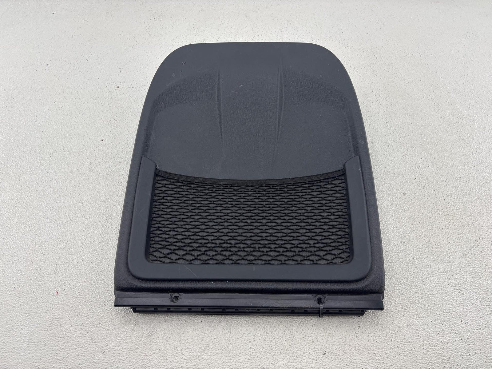 17-25 Alfa Romeo Giulia / Stelvio Front Right Seat Back Cover Panel Oem