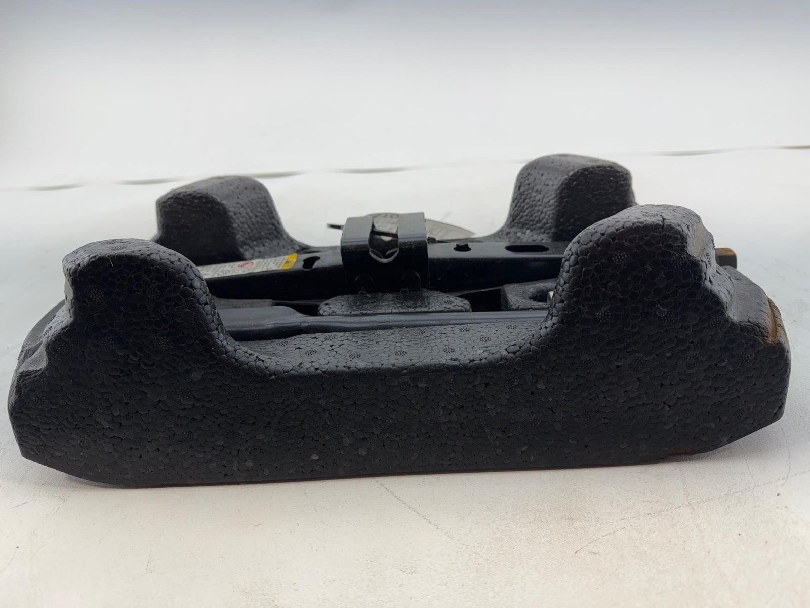 07 Pontiac Grand Prix Spare Tire Jack & Tool Kit Lug Wrench Foam Oem