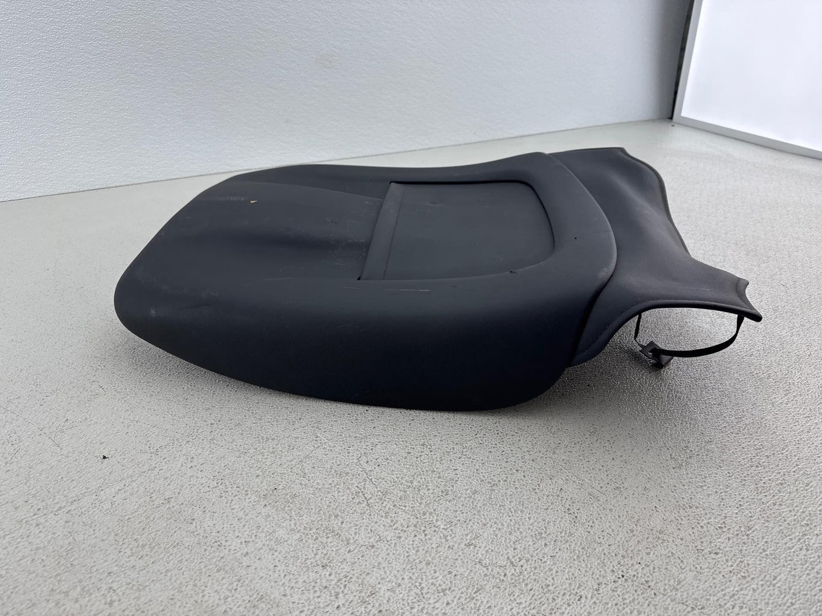 14-19 Cadillac Cts Front Right Seat Rear Cushion Panel Oem 2125775