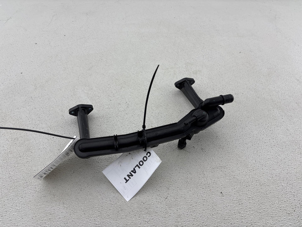 19 Land Range Rover 3.0L Engine Coolant Water Outlet Flange Tube Pipe Oem