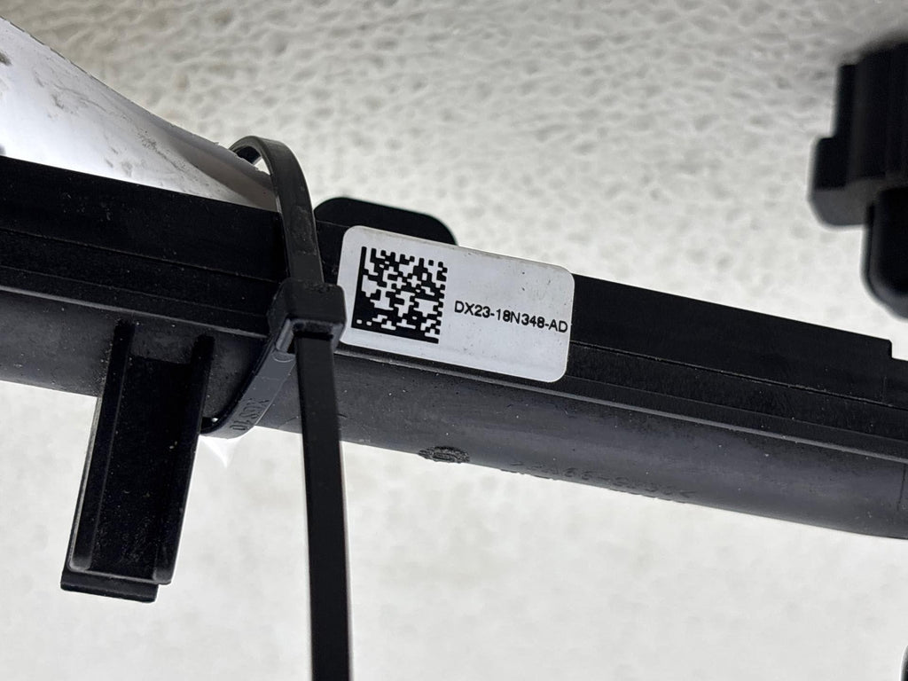 19 Land Range Rover 3.0L Engine Coolant Water Outlet Flange Tube Pipe Oem