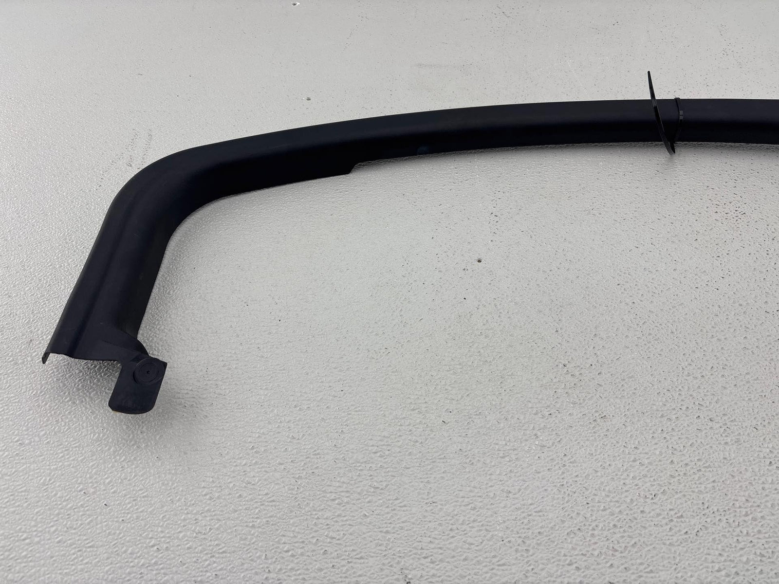 17-24 Alfa Romeo Giulia Rear Left Door Window Frame Trim Cover Panel Oem