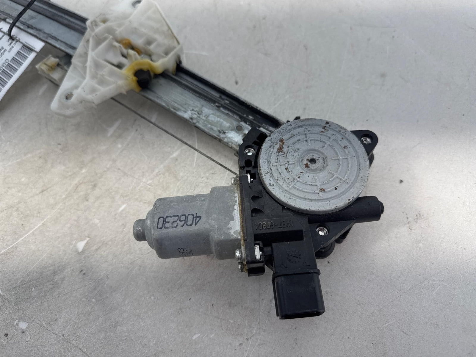 13-17 Subaru Xv Crosstrek Front Left Driver Window Motor Regulator