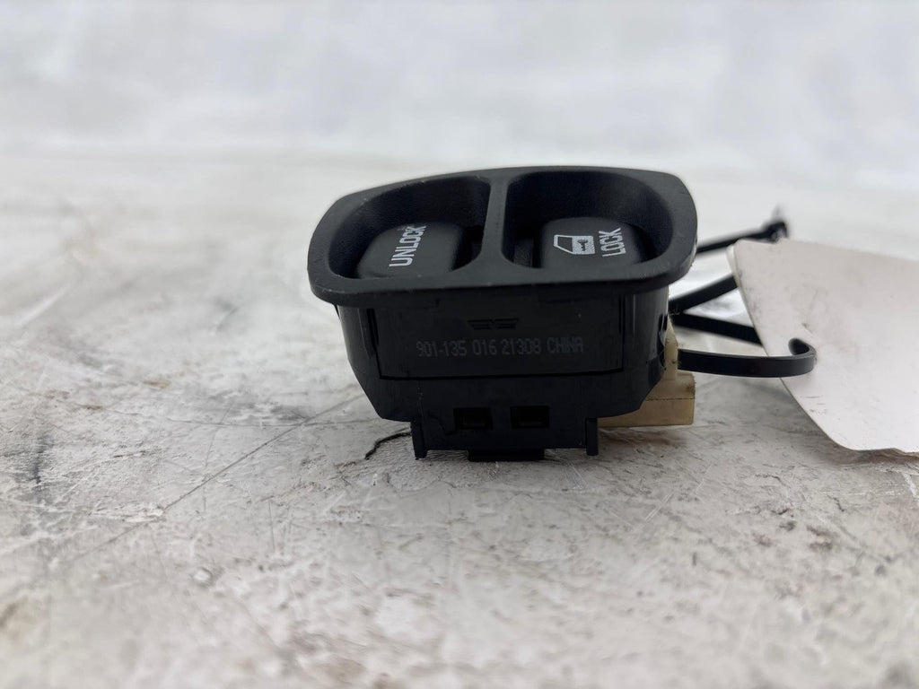 1996-2002 Saturn S Series Sl Sc Sw 1 2 Left Driver Side Door Lock Switch